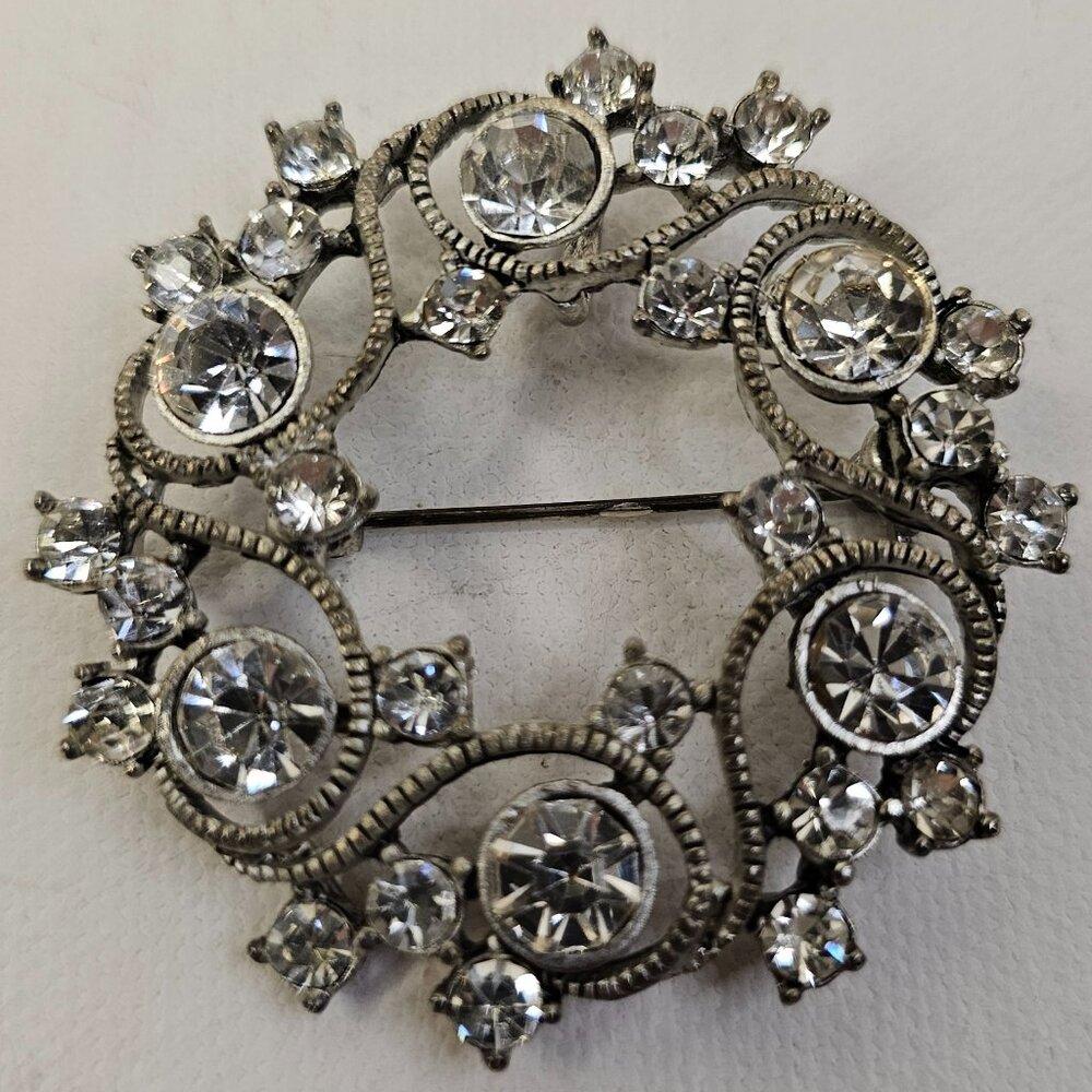 Silver Tone Clear Rhinestone Swirl Round Brooch Unmarked Pendant Pin
